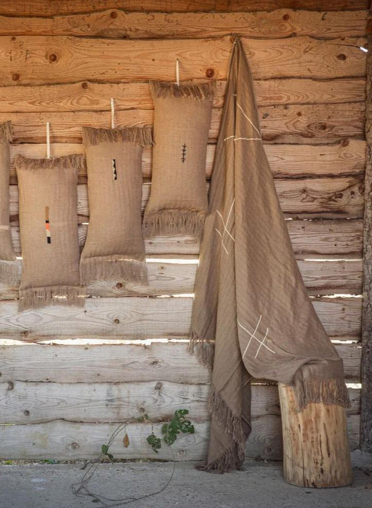 Linen Throw with Hand Embroidery - Boreal - Mocha