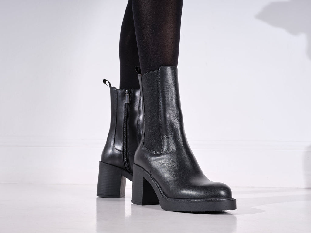British Passport - Heeled Chelsea Boots - Black - Women