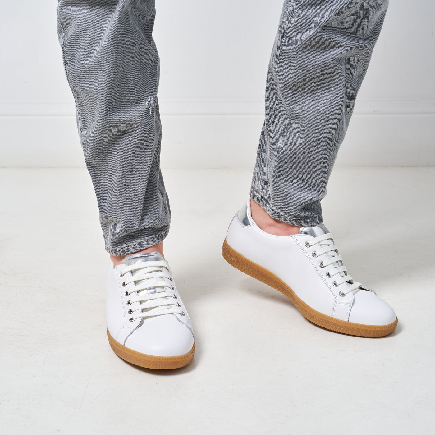 White Low-Cut Trainers - Men
