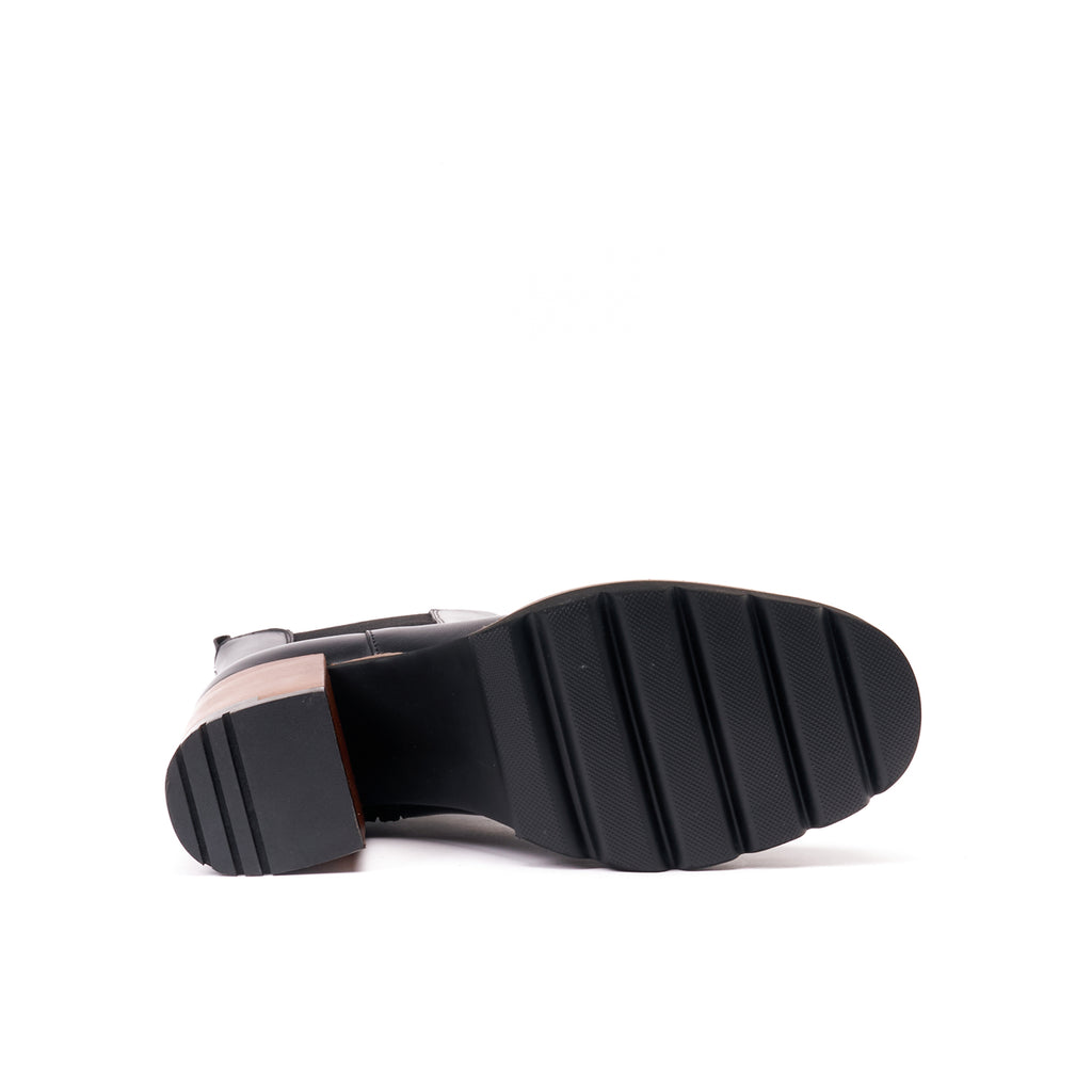 Heeled Chelsea Boots - Black - Women