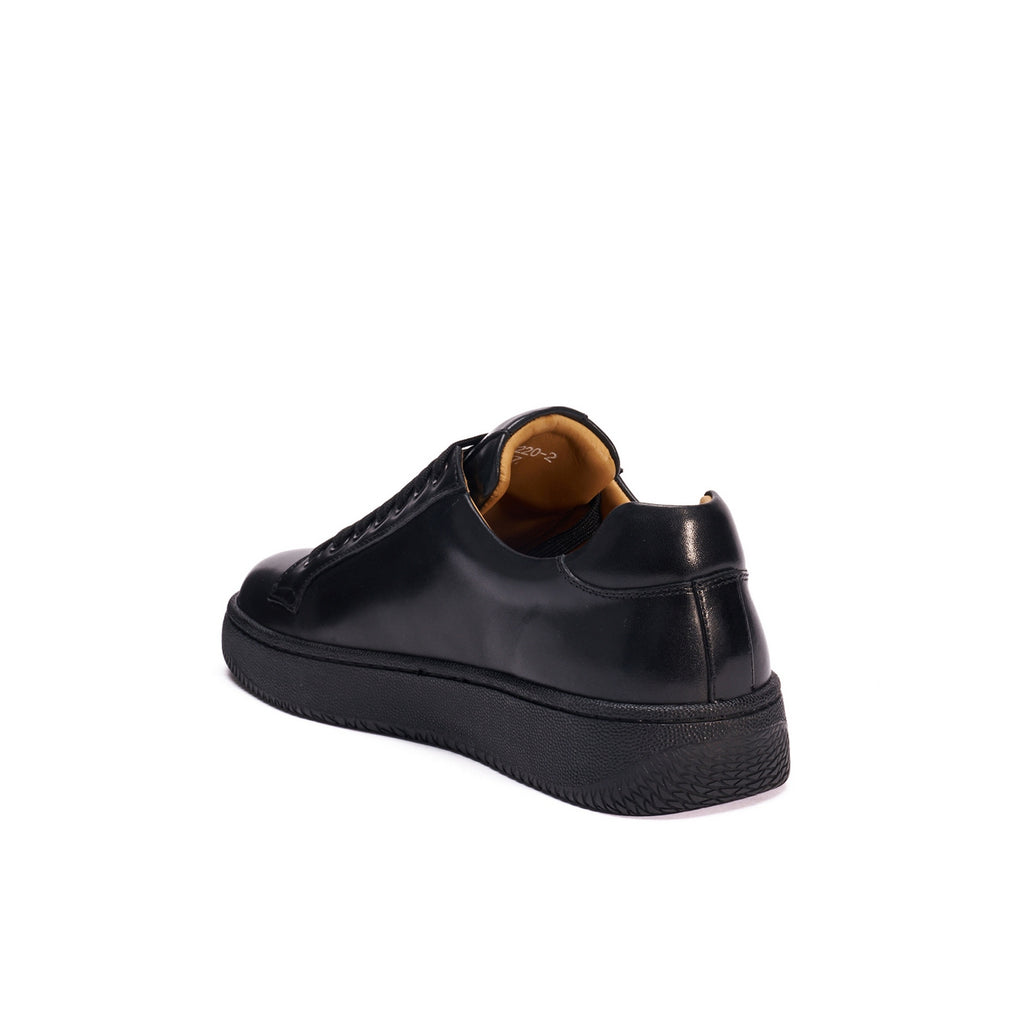 Classic Lace-Up Sneaker Black - Woman