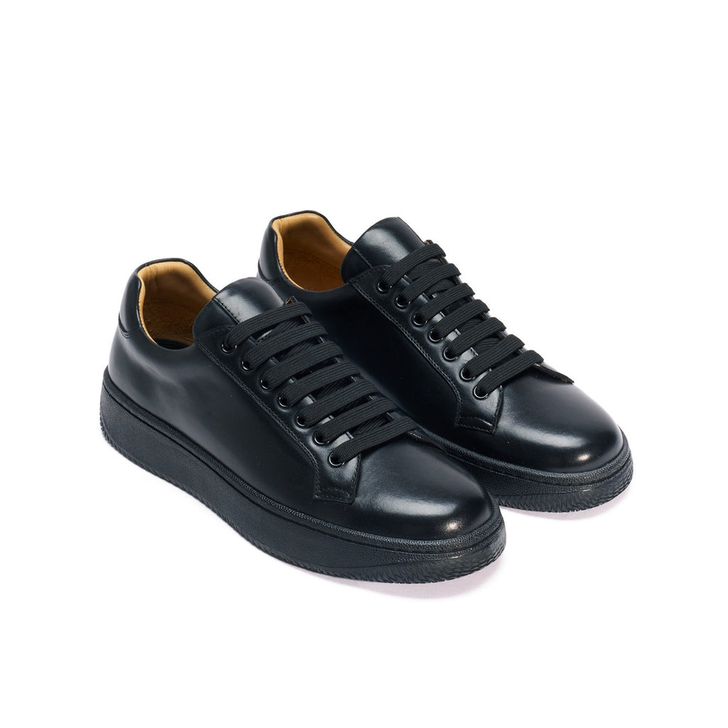Classic Lace-Up Sneaker Black - Woman