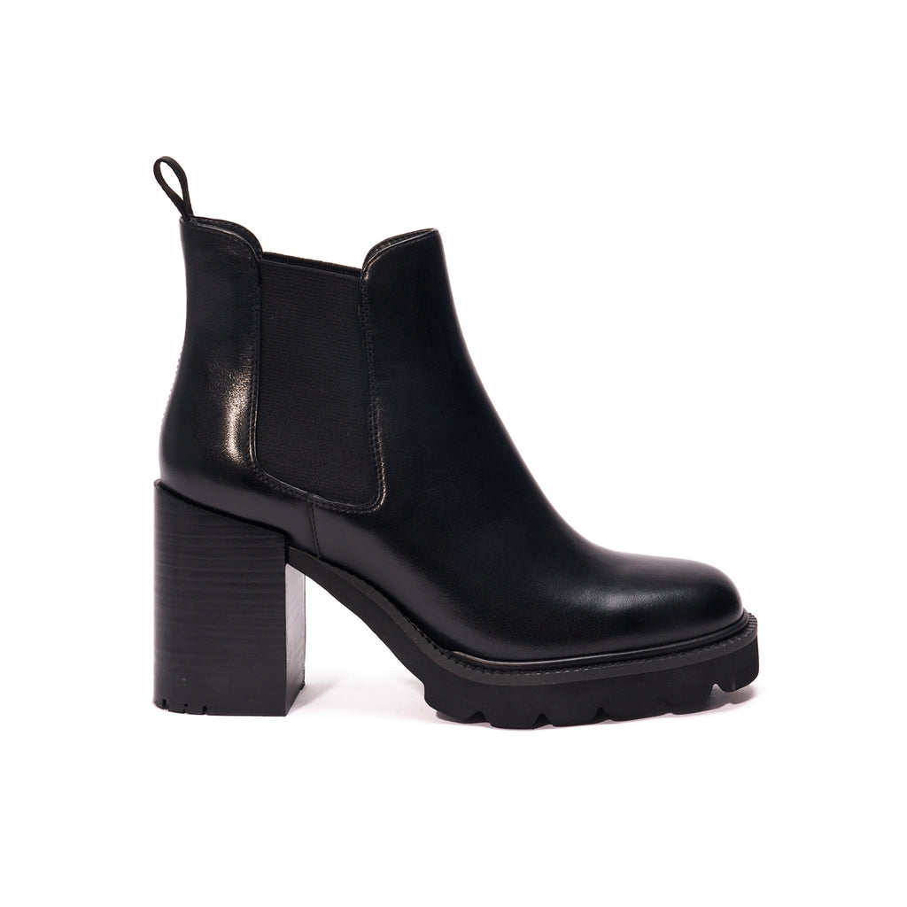 Heeled Chelsea Boot Black - Woman