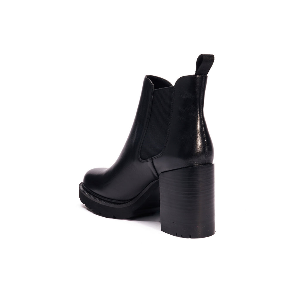 Heeled Chelsea Boot Black - Woman