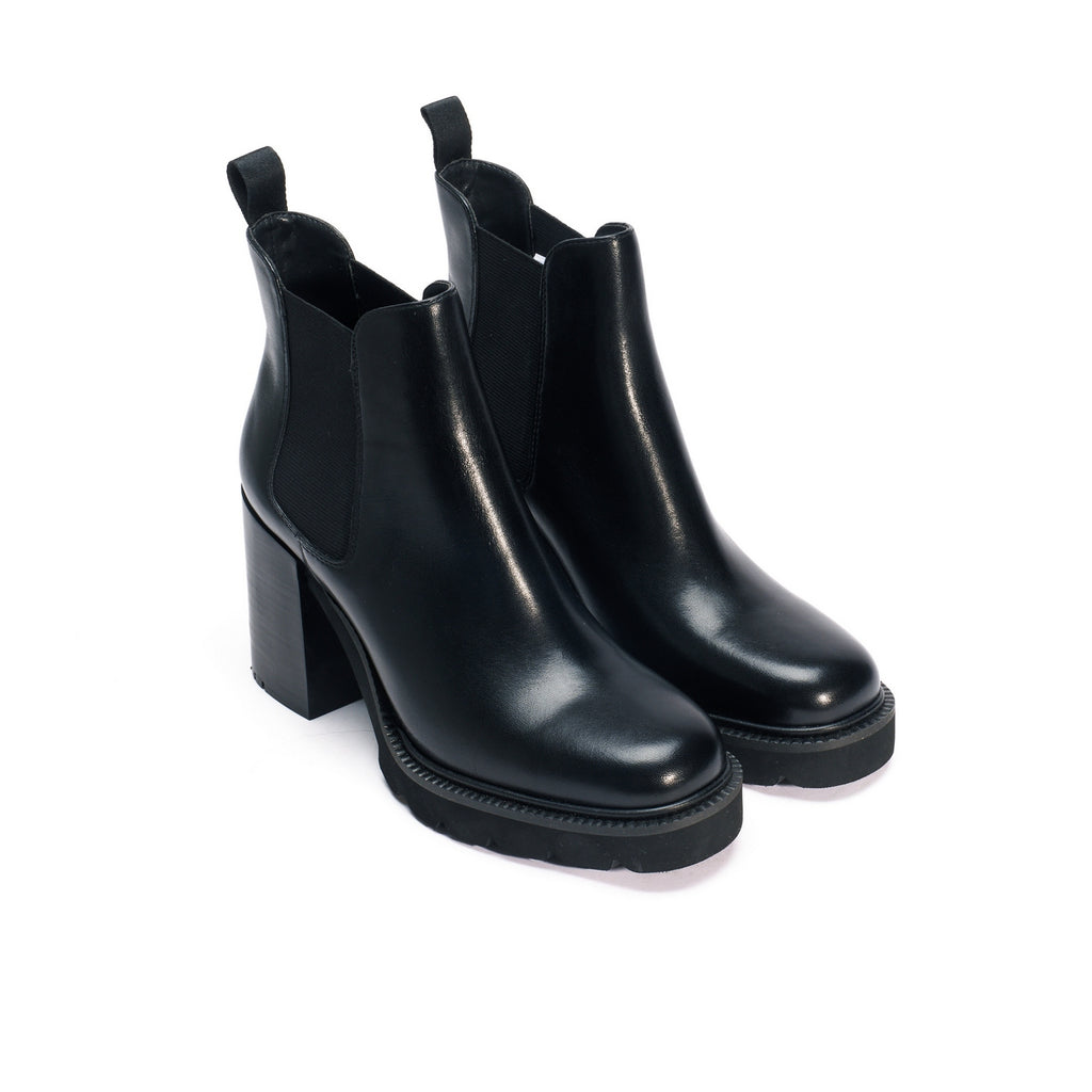 Heeled Chelsea Boot Black - Woman