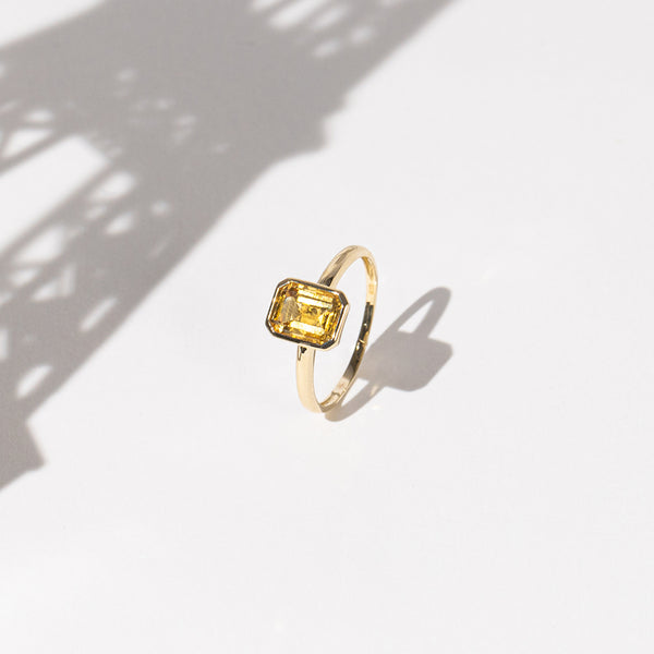 "Classy" Citrine Ring 1.86/1 - 375/1000 Yellow Gold