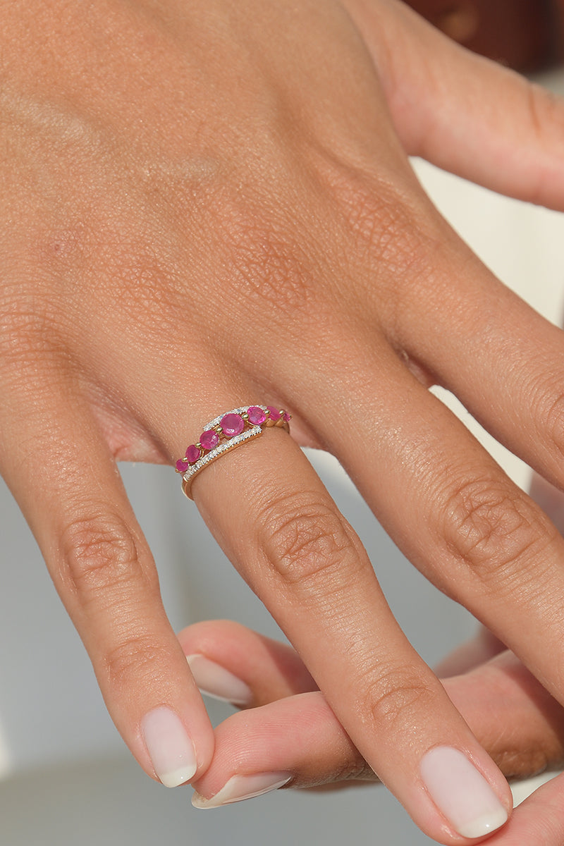 Anillo "Bran" D 0.08/24 Rubí 1.05/7 - Oro amarillo 375/1000