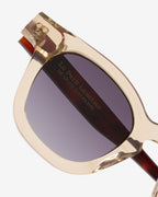 Gafas de sol Bruce Champagne: montura de mariposa de acetato y metal, vista de tres cuartos