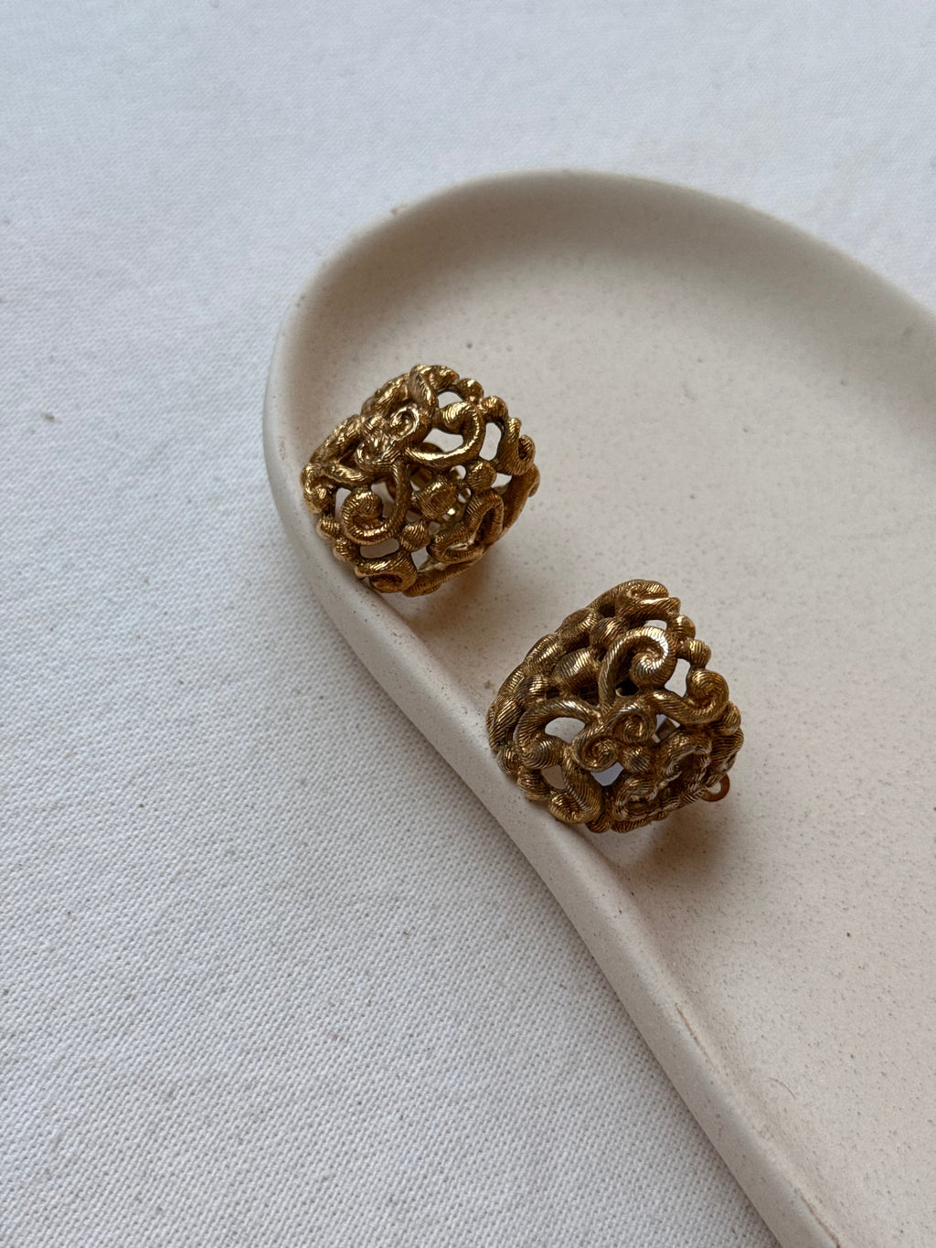 Boucles D’Oreilles Scherrer Vintage - Créoles Larges Ajourées