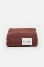 Closed - Scarf