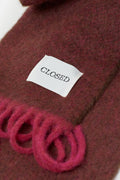 Closed - Scarf