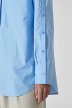 Camisa con Detalle de Costura - Sky Blue - Mujer