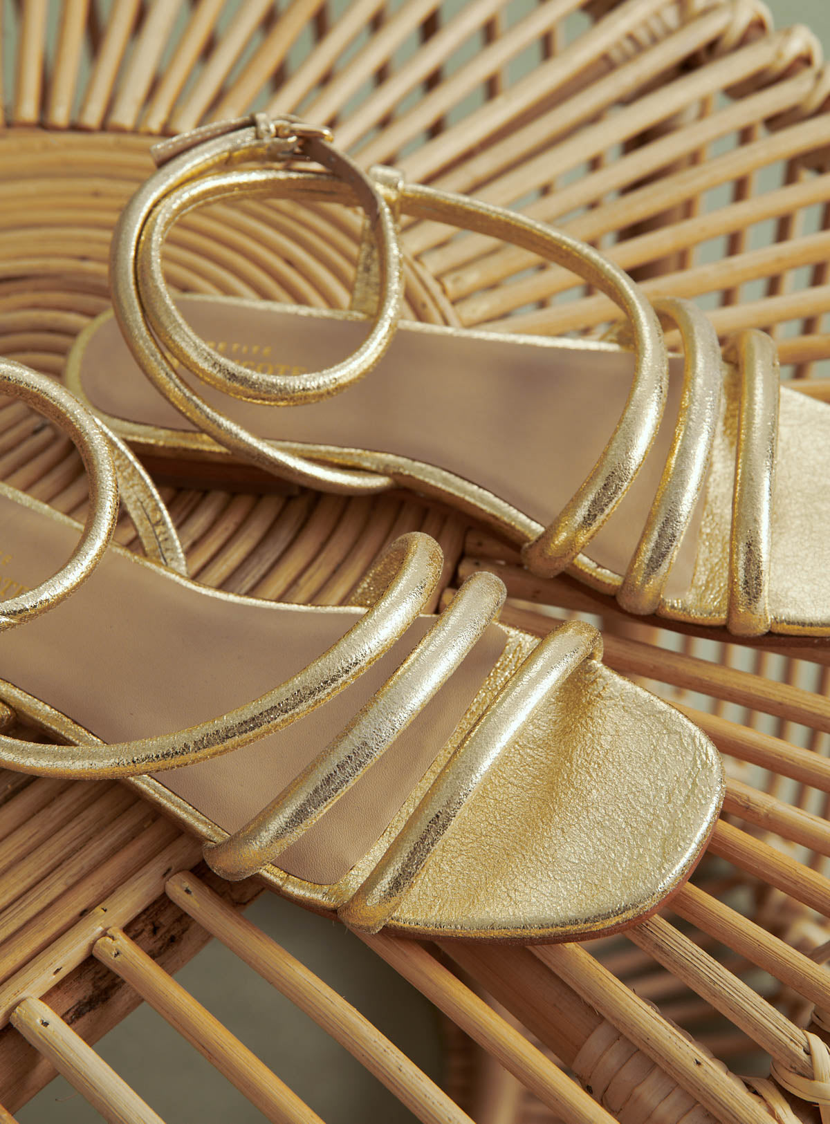 SANDALIAS PLANAS CATHERINE ORO PETITE MENDIGOTE
