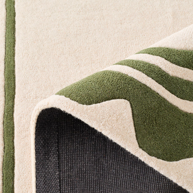 White cedar – Wavy wool rug – green White cedar