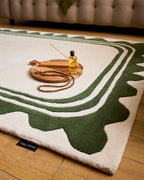 White cedar – Wavy wool rug – green White cedar