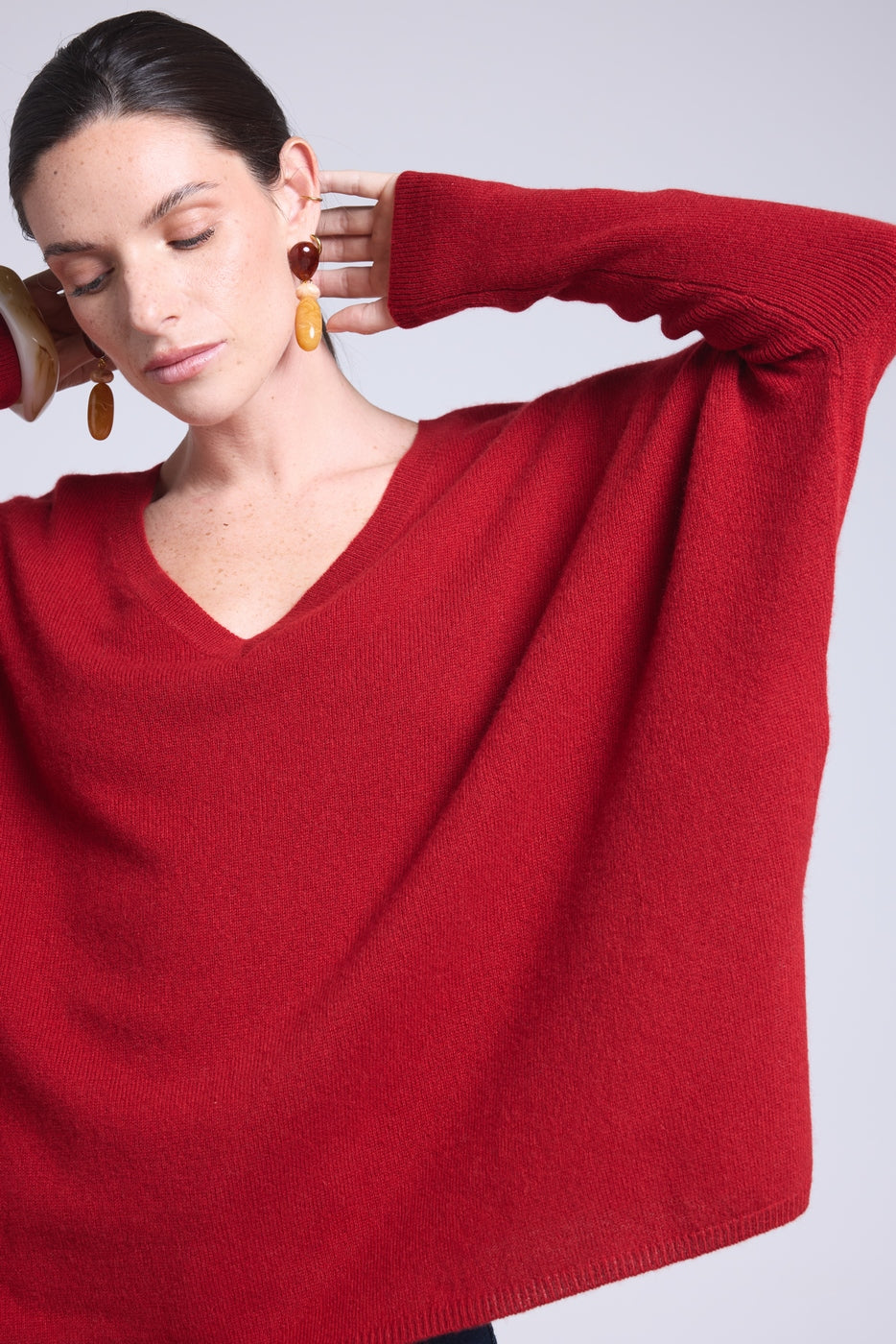 Jersey Cuello en V Poncho Celeste - Rojo Burdeos - Mujer
