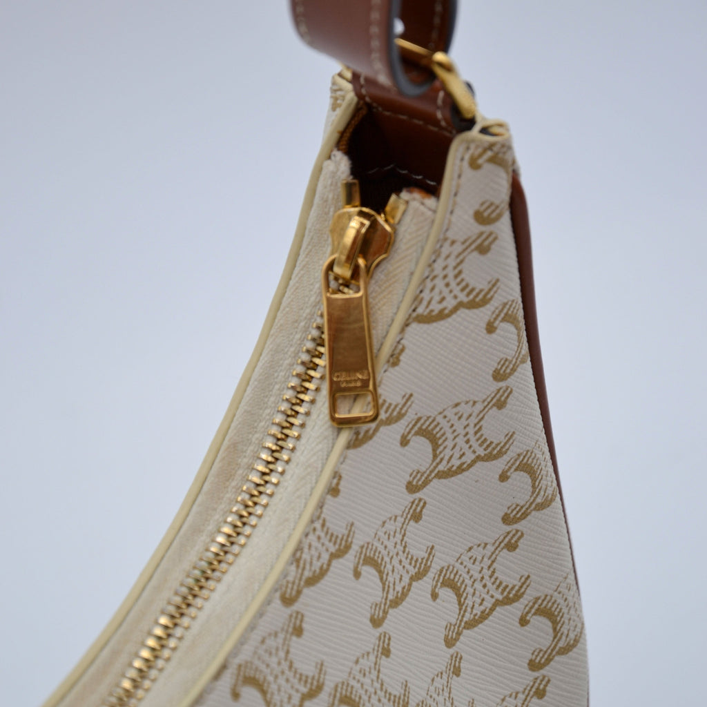 Céline Ava Toile Triomphe