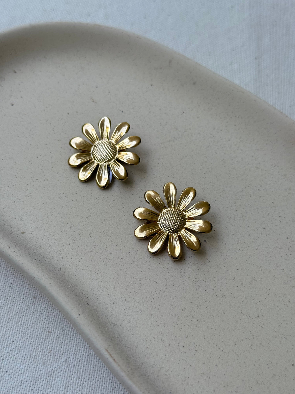 Boucles D’Oreilles Vintage - Fleur Dorée