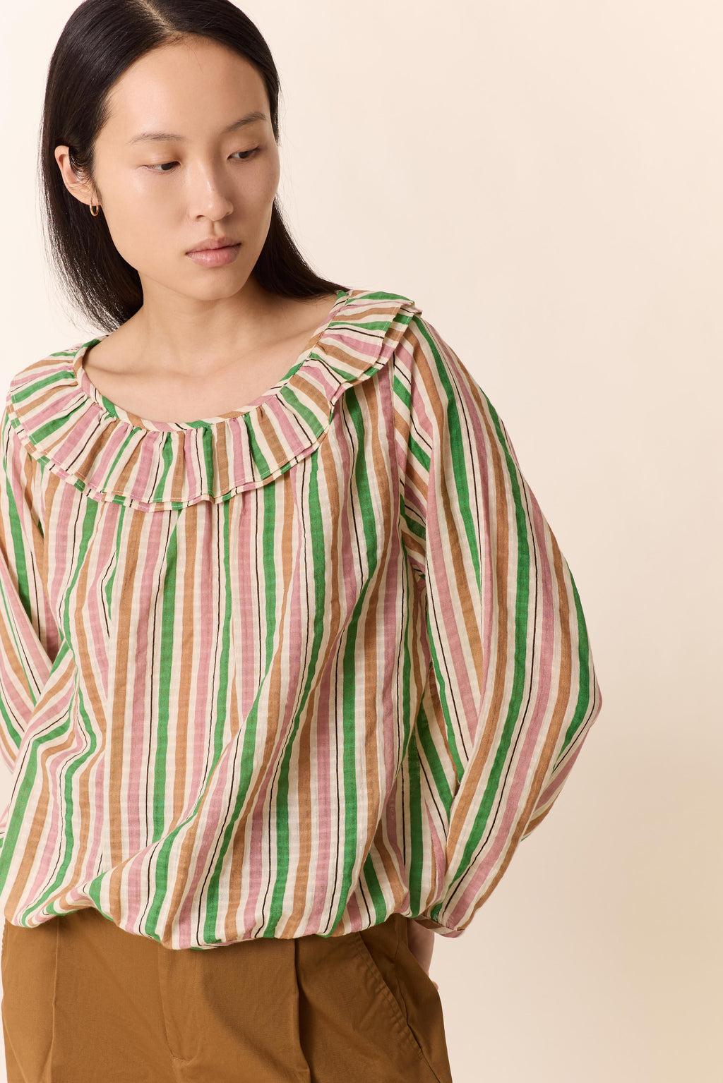 Camisa con tiras circulares