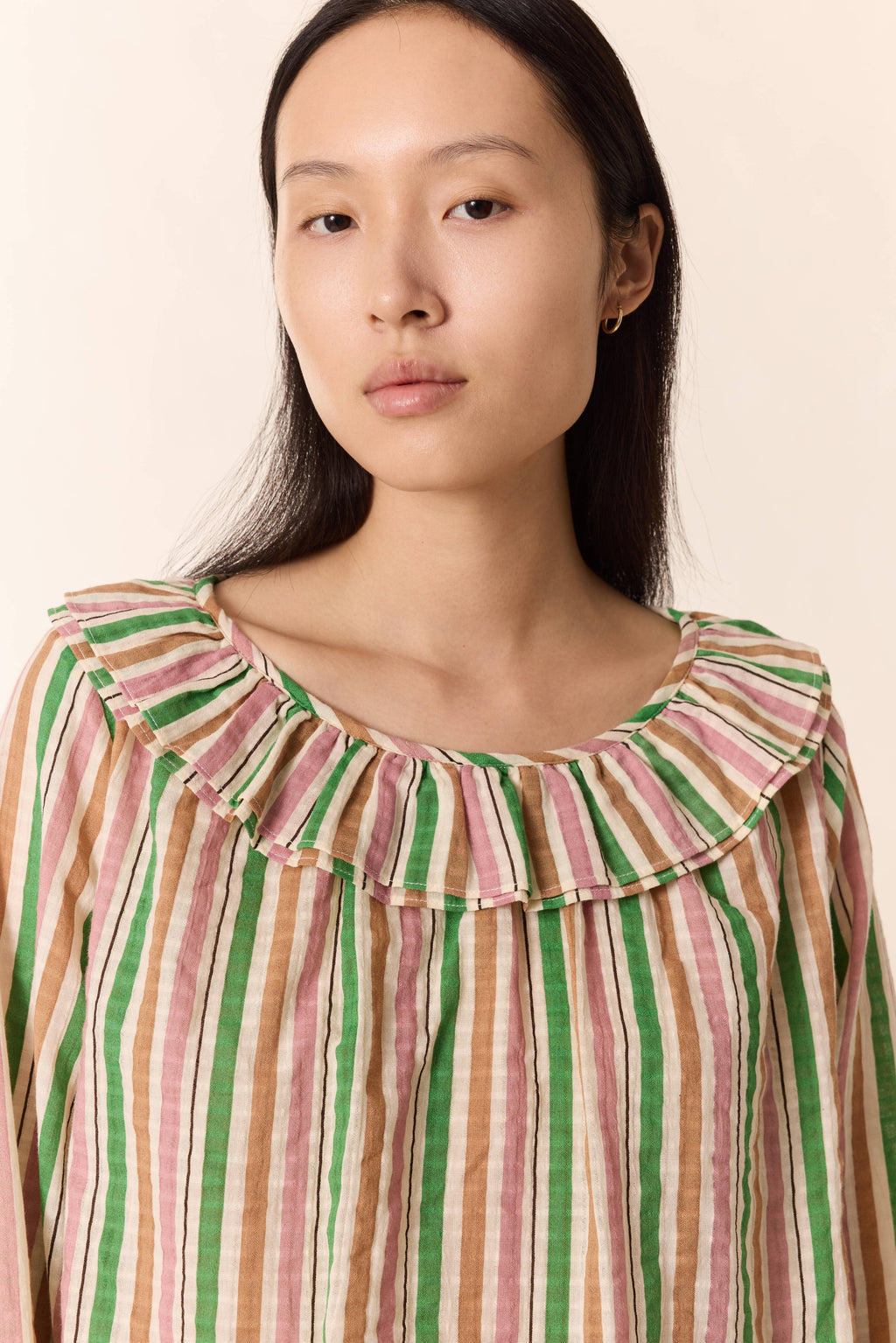 Camisa con tiras circulares