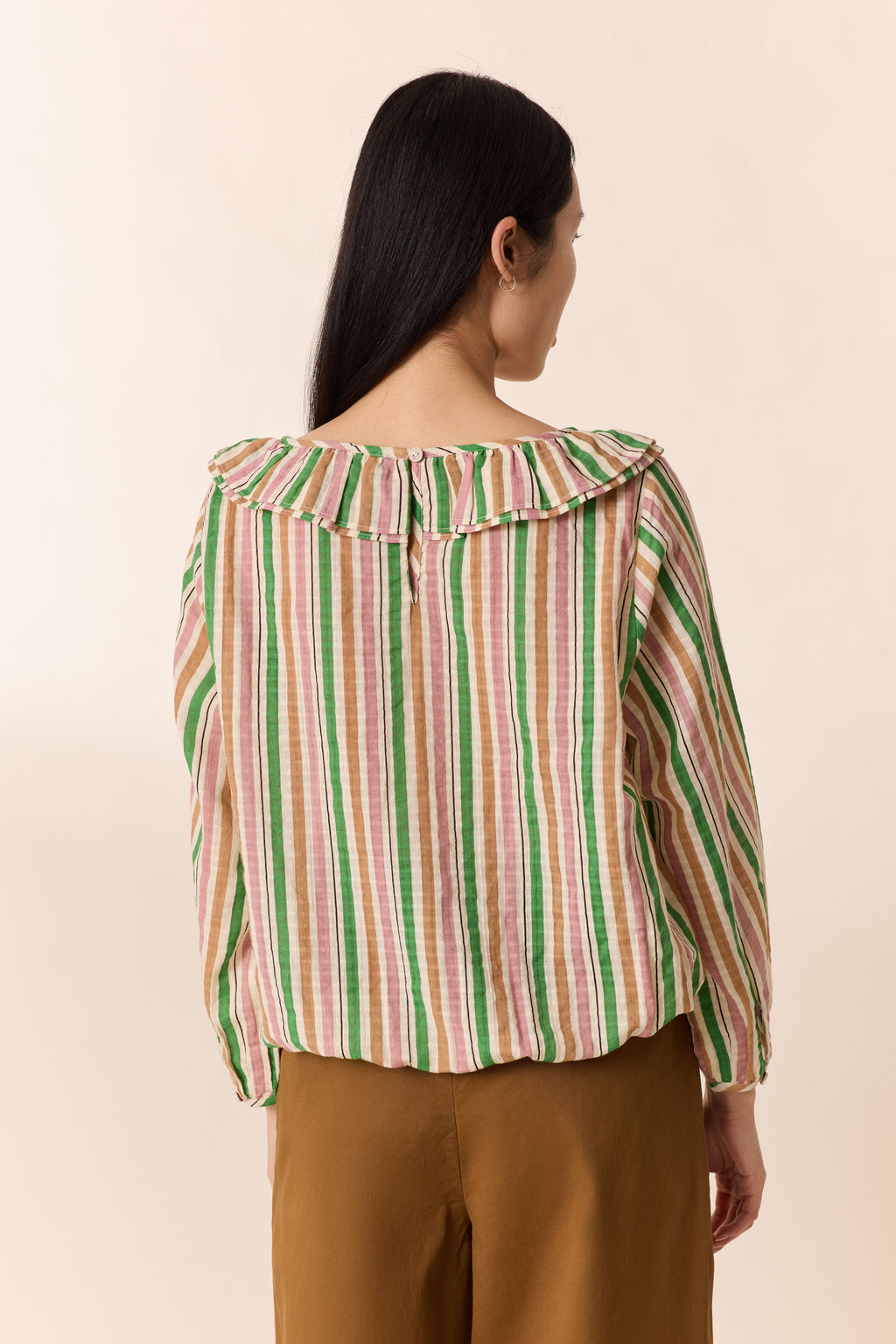 Camisa con tiras circulares