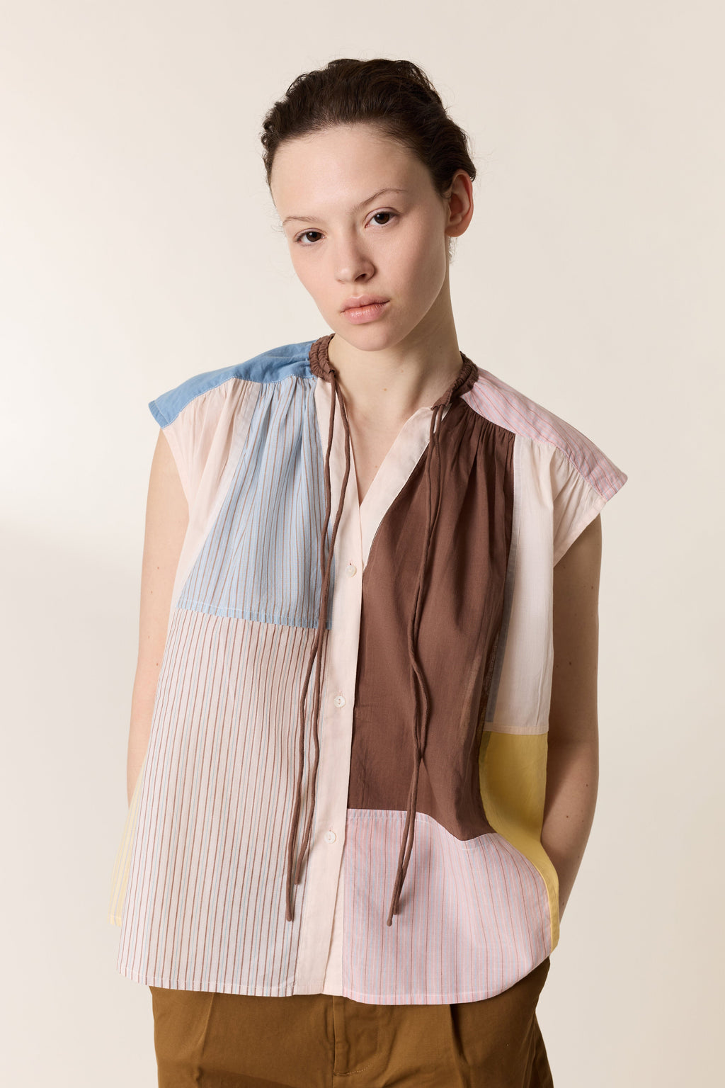 Camisa con parche Coti