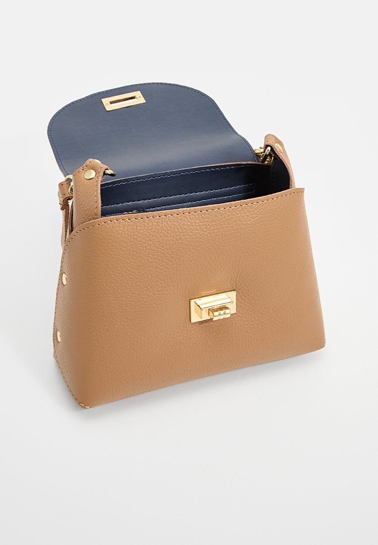 Zia Shoulder Bag - Beige