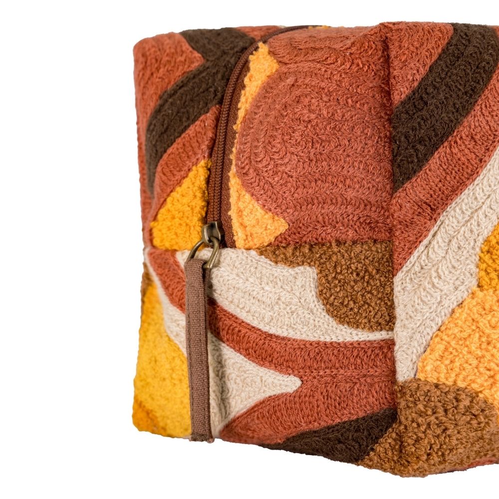 Embroidered Pattern Toiletry Bag - Red
