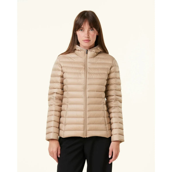 Jott – Doudoune Cloe - Beige - Femme, doudoune beige portée par un mannequin, vue de face