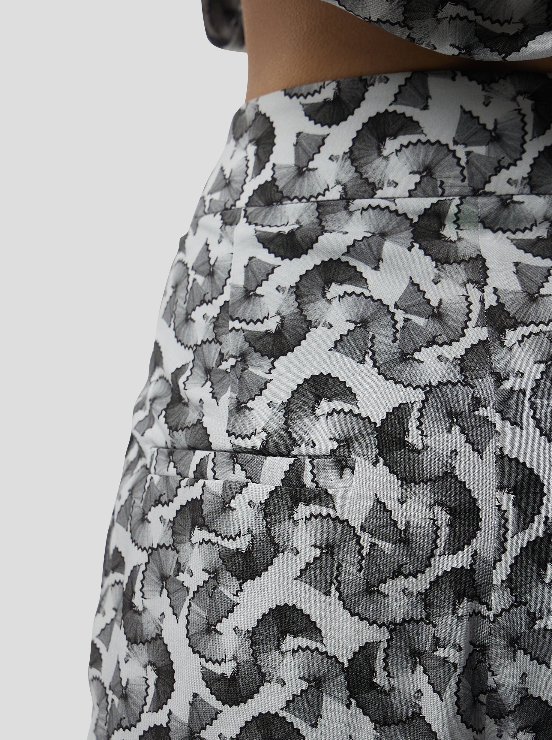 Pantalon Sakis In Lead Shavings Print