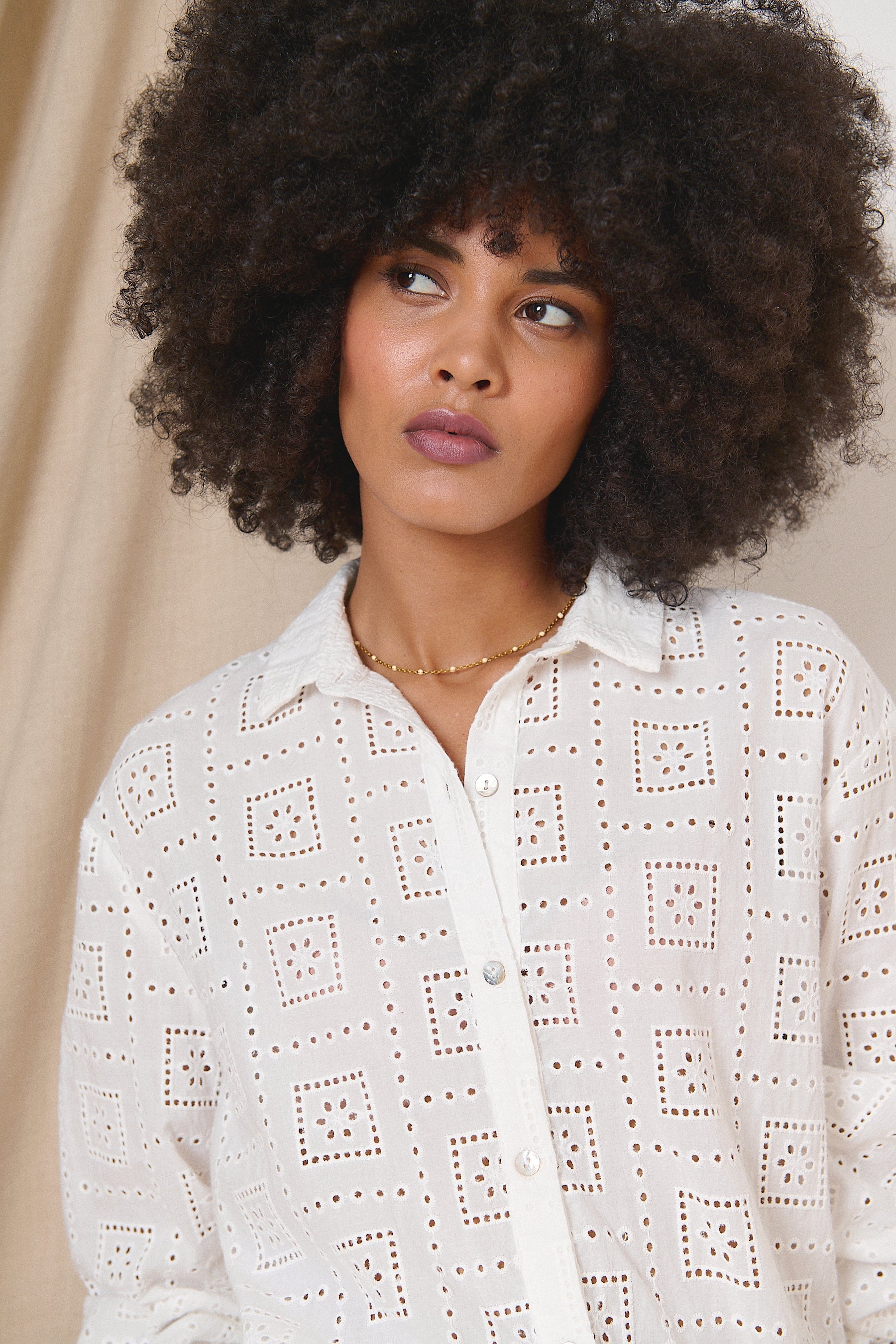 Chemise printemps été en coton broderie anglaise manches longues boutons nacrés marque française Garance 