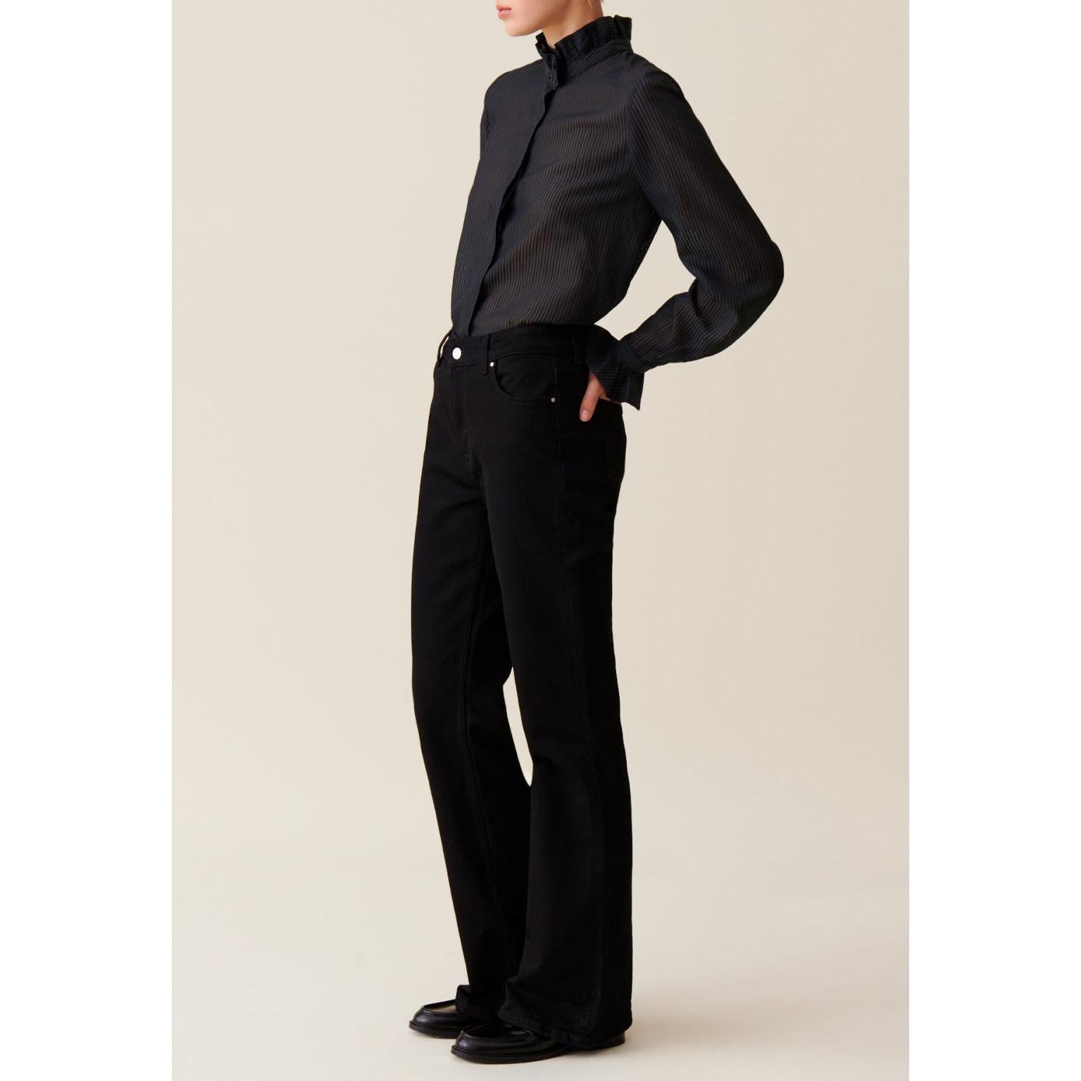 Camisa Fluida con Cuello Volante y Rayas