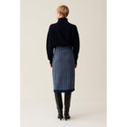 Falda azul marino con monograma de talle alto
