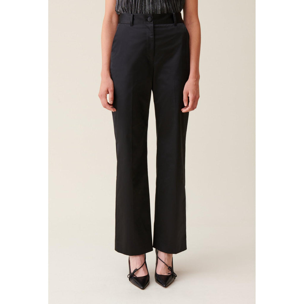 Pantalón Satinado Slim Recto Negro