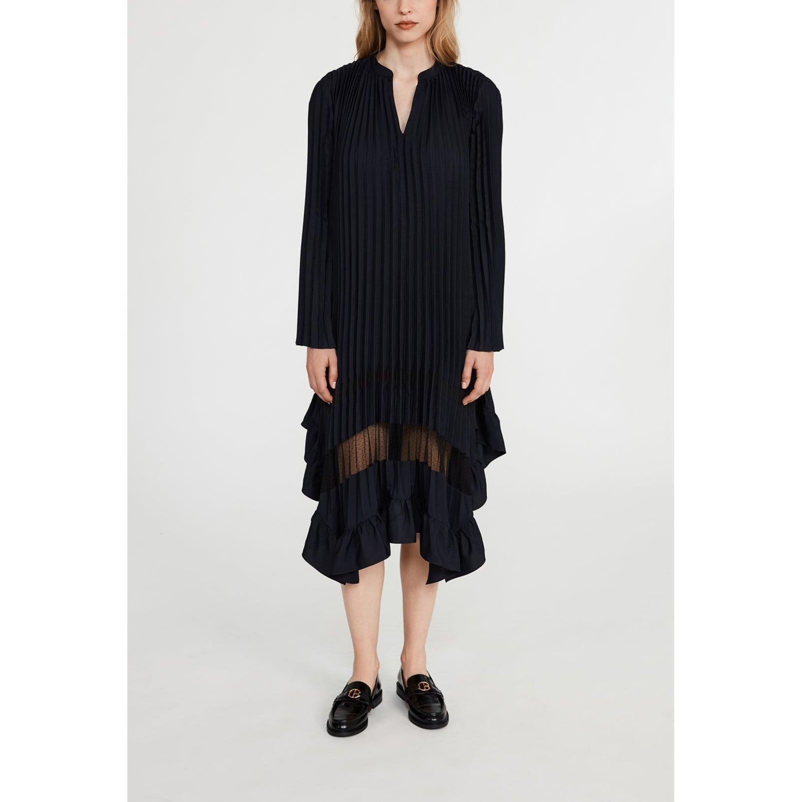 Robe Plissée À Volant