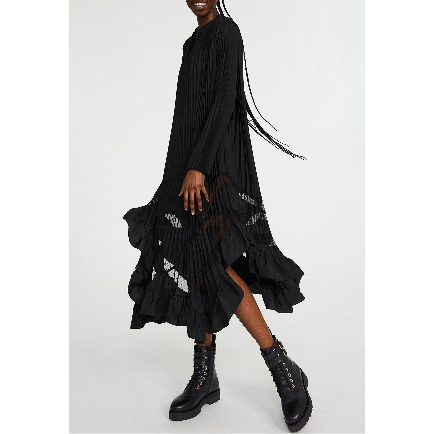 Robe Noire Longue Plissée À Volants