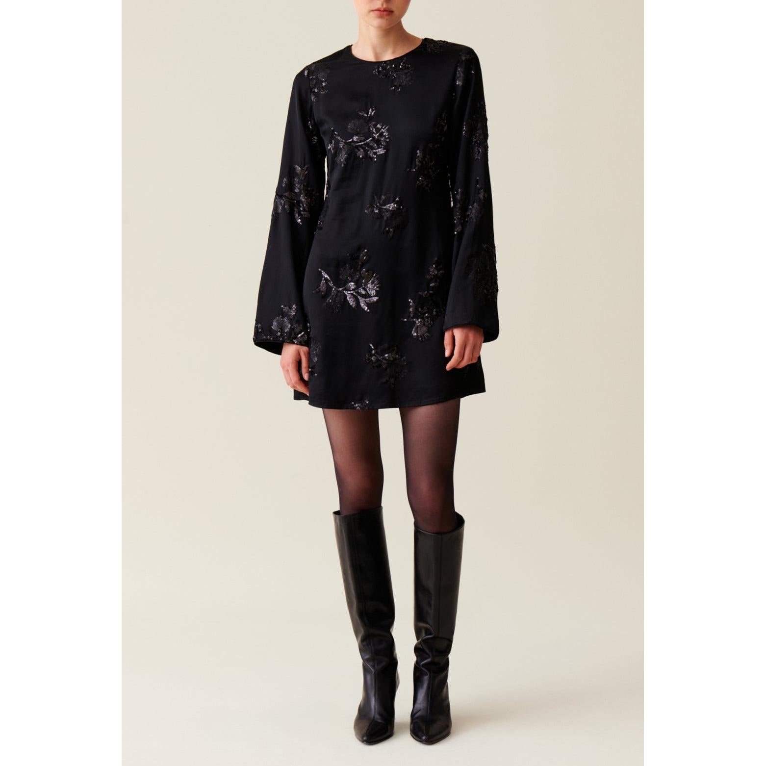 Vestido Corto Negro con Lentejuelas Bordadas