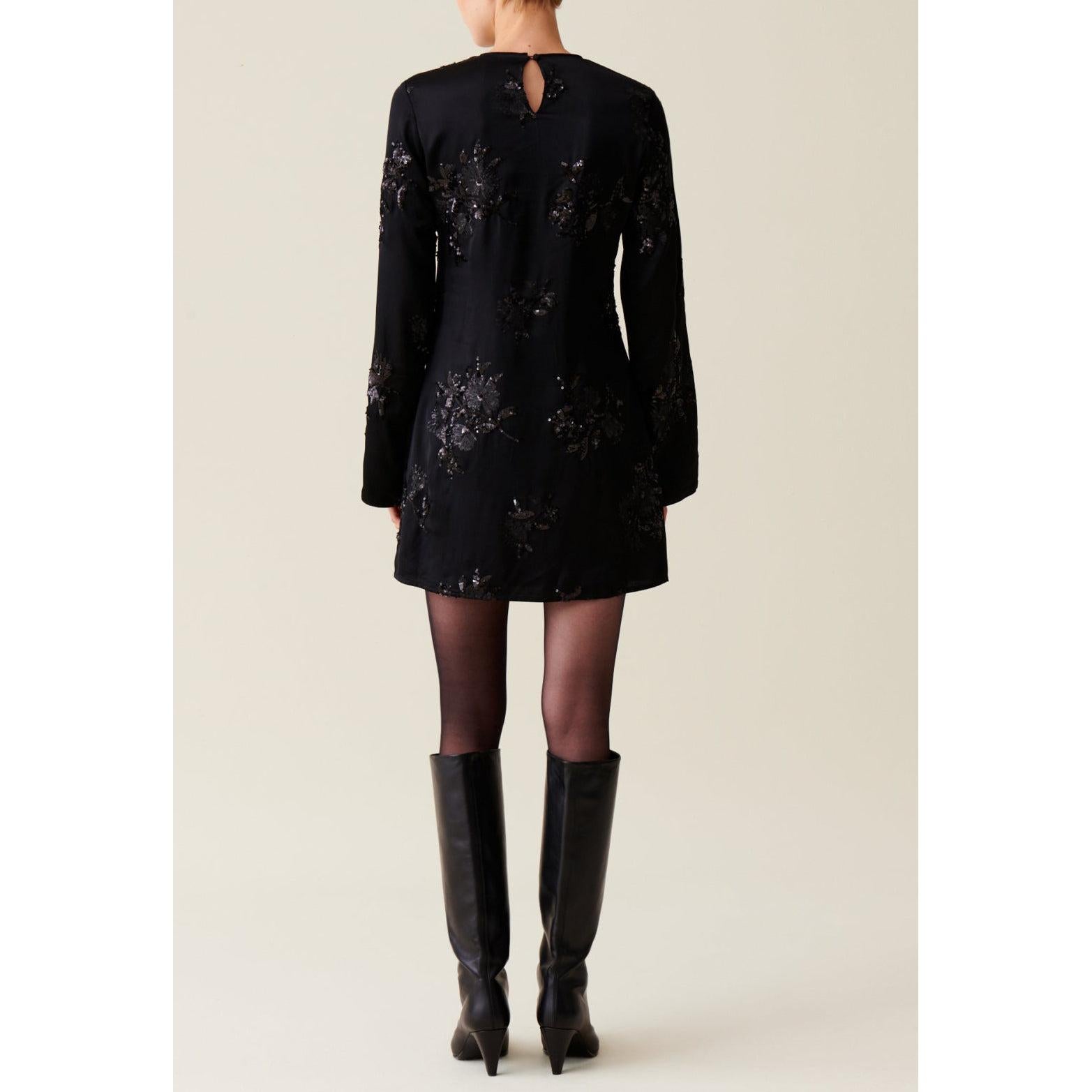 Vestido Corto Negro con Lentejuelas Bordadas