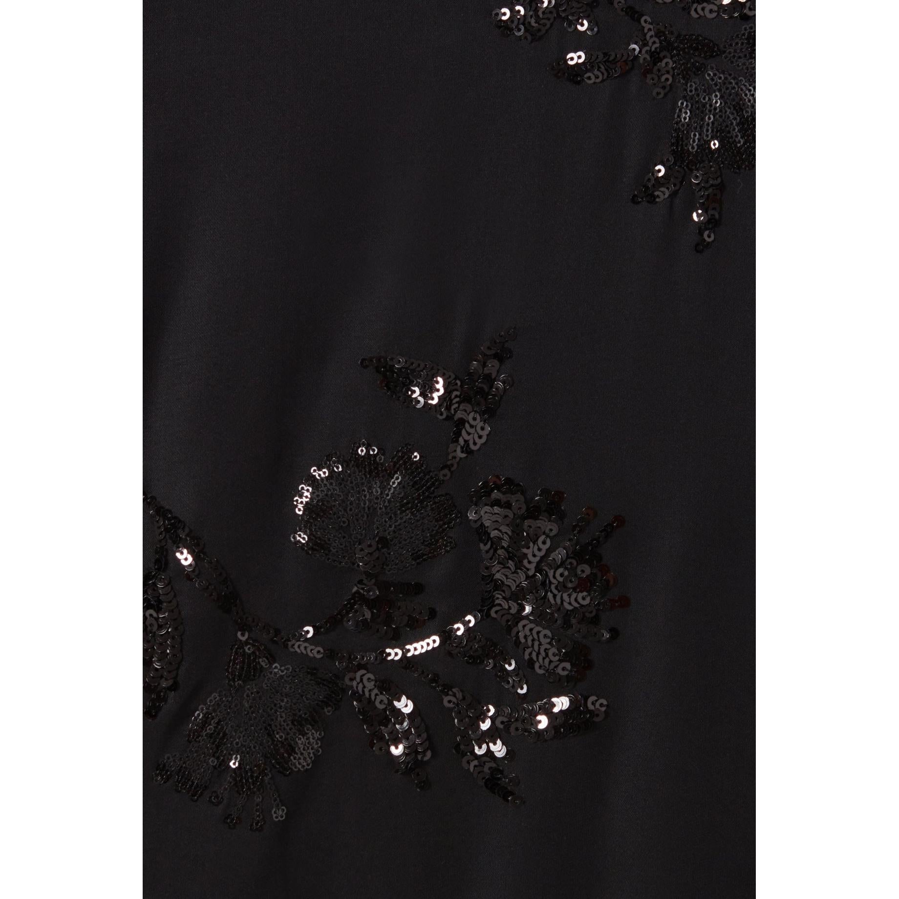 Vestido Corto Negro con Lentejuelas Bordadas