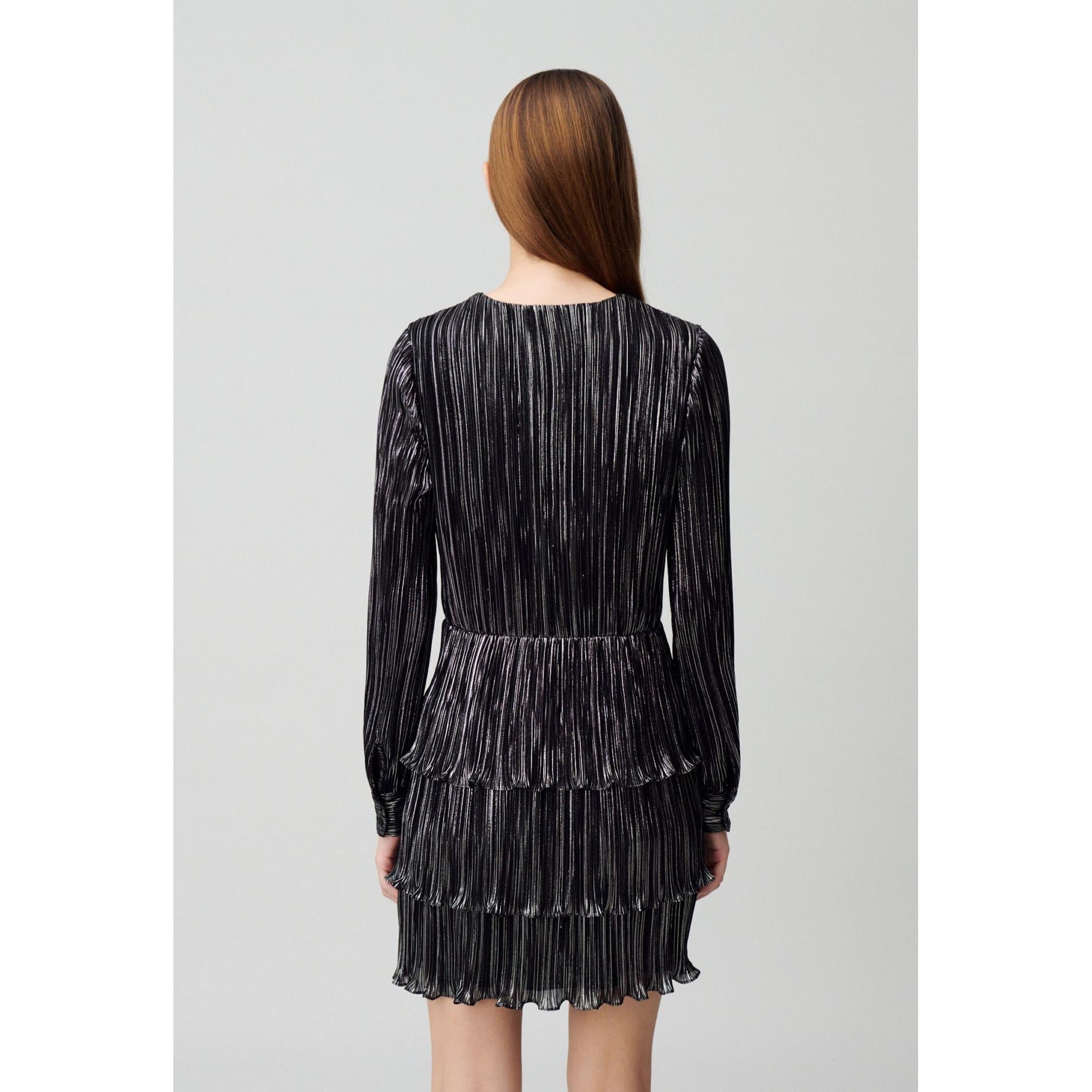 Robe Argentée Courte À Volants