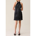 Vestido Corto Plisado Plateado