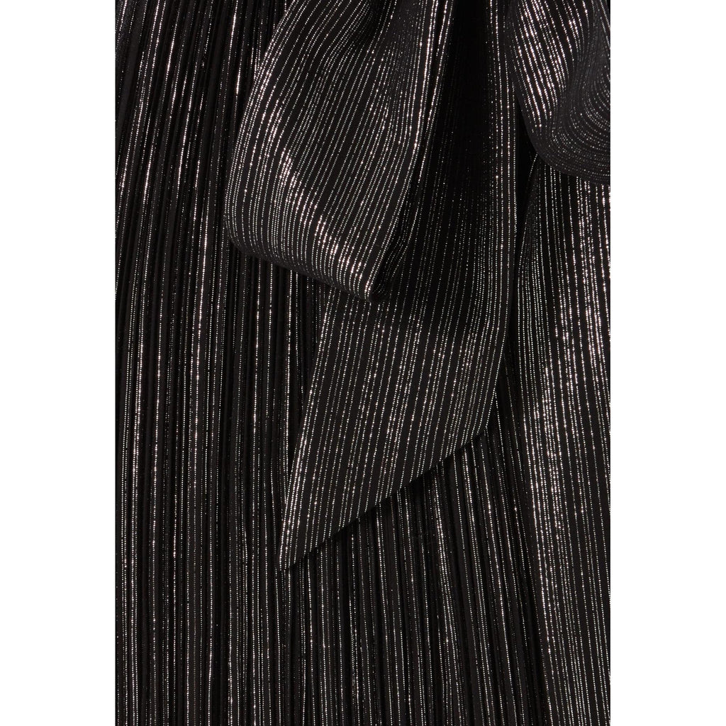 Vestido Corto Plisado Plateado