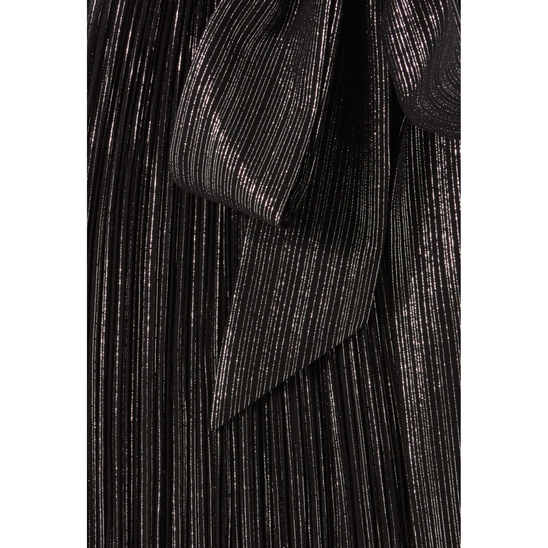 Vestido Corto Plisado Plateado