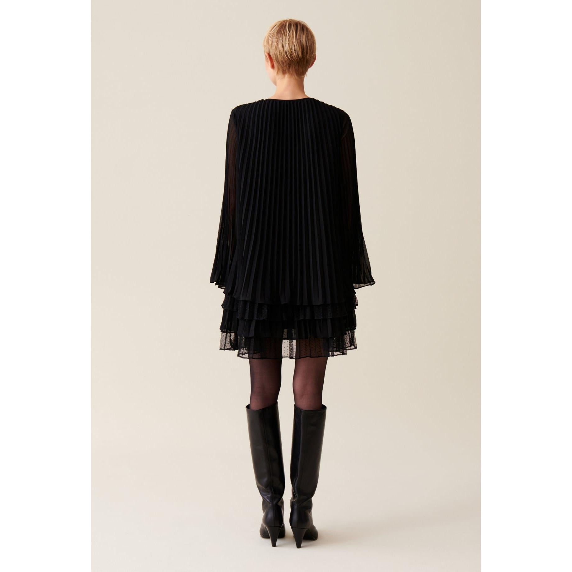 Robe Courte Noire Volantée