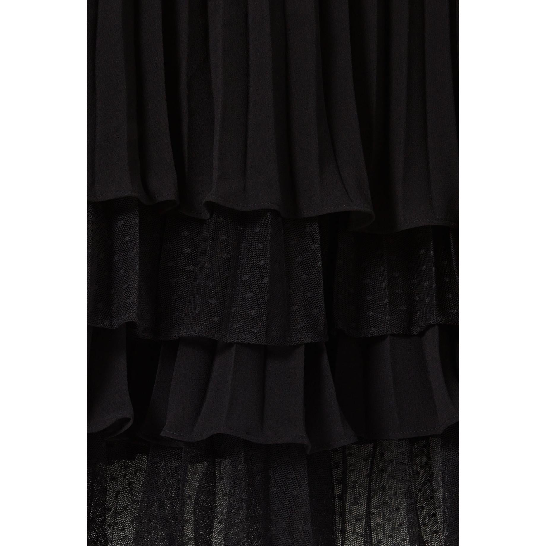 Robe Courte Noire Volantée