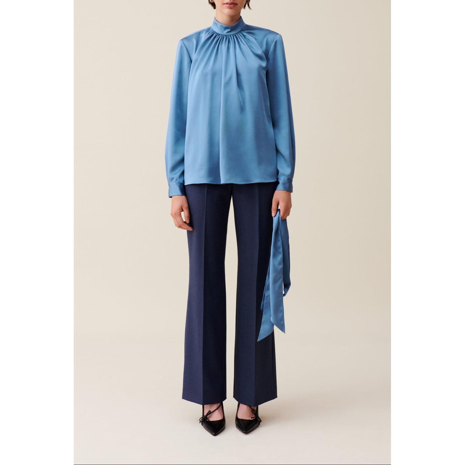 Blusa Fluida con Cuello de Lazada