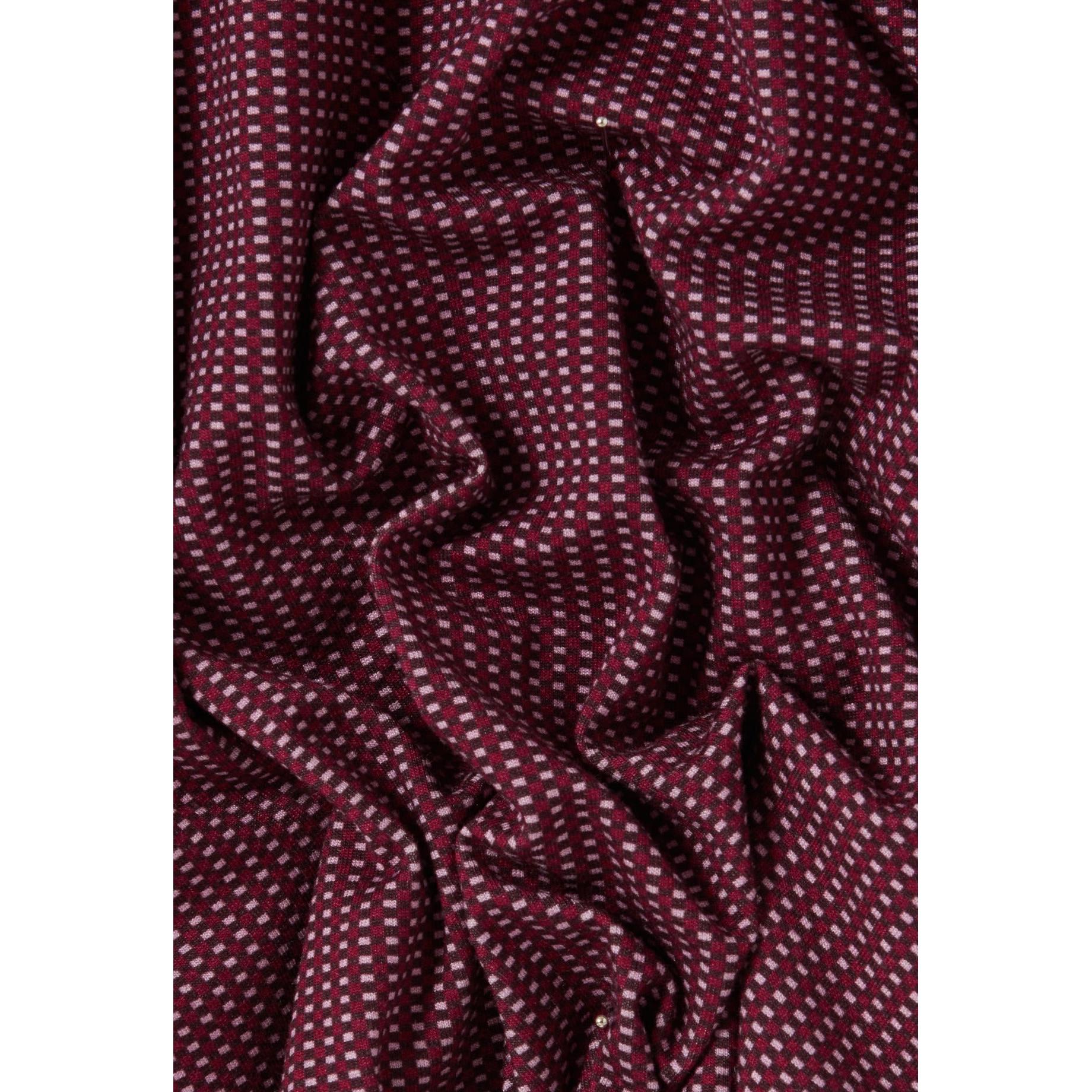 Top ajustado con cuello alzado