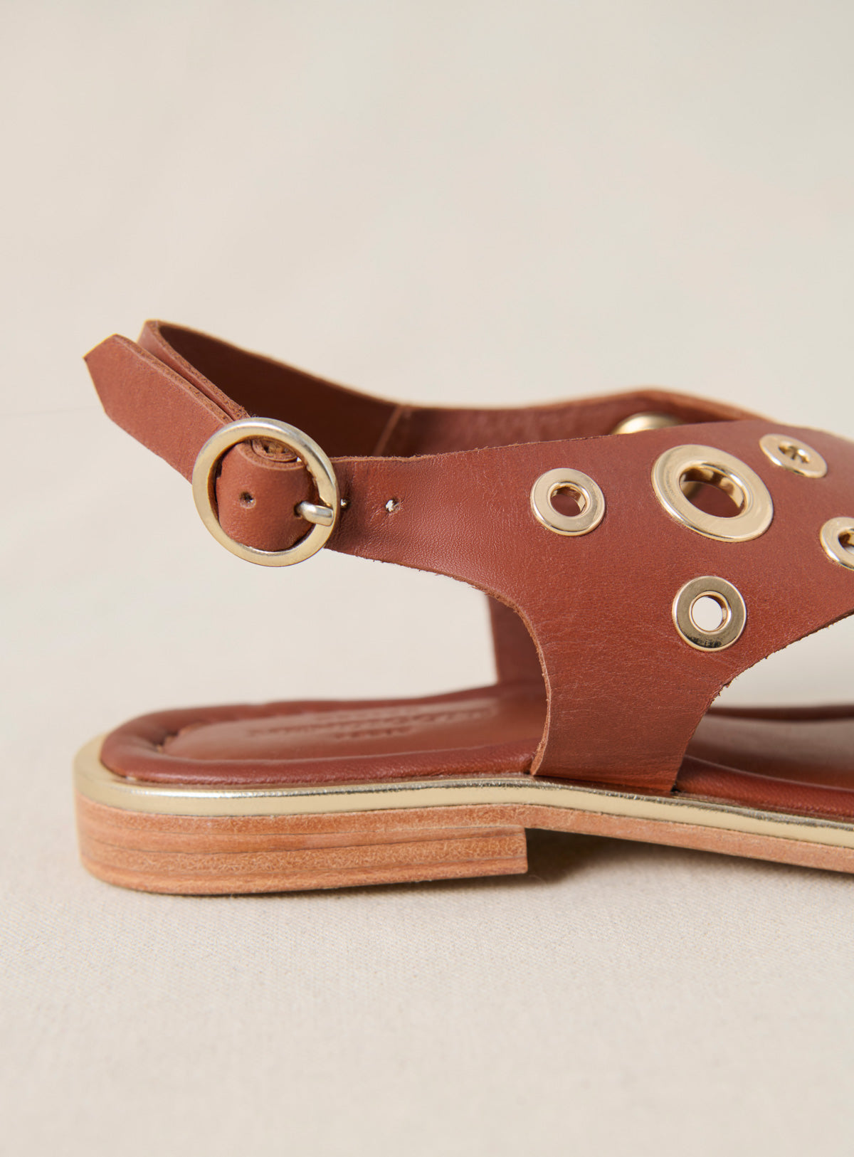 Sandalias Coberts - Camel