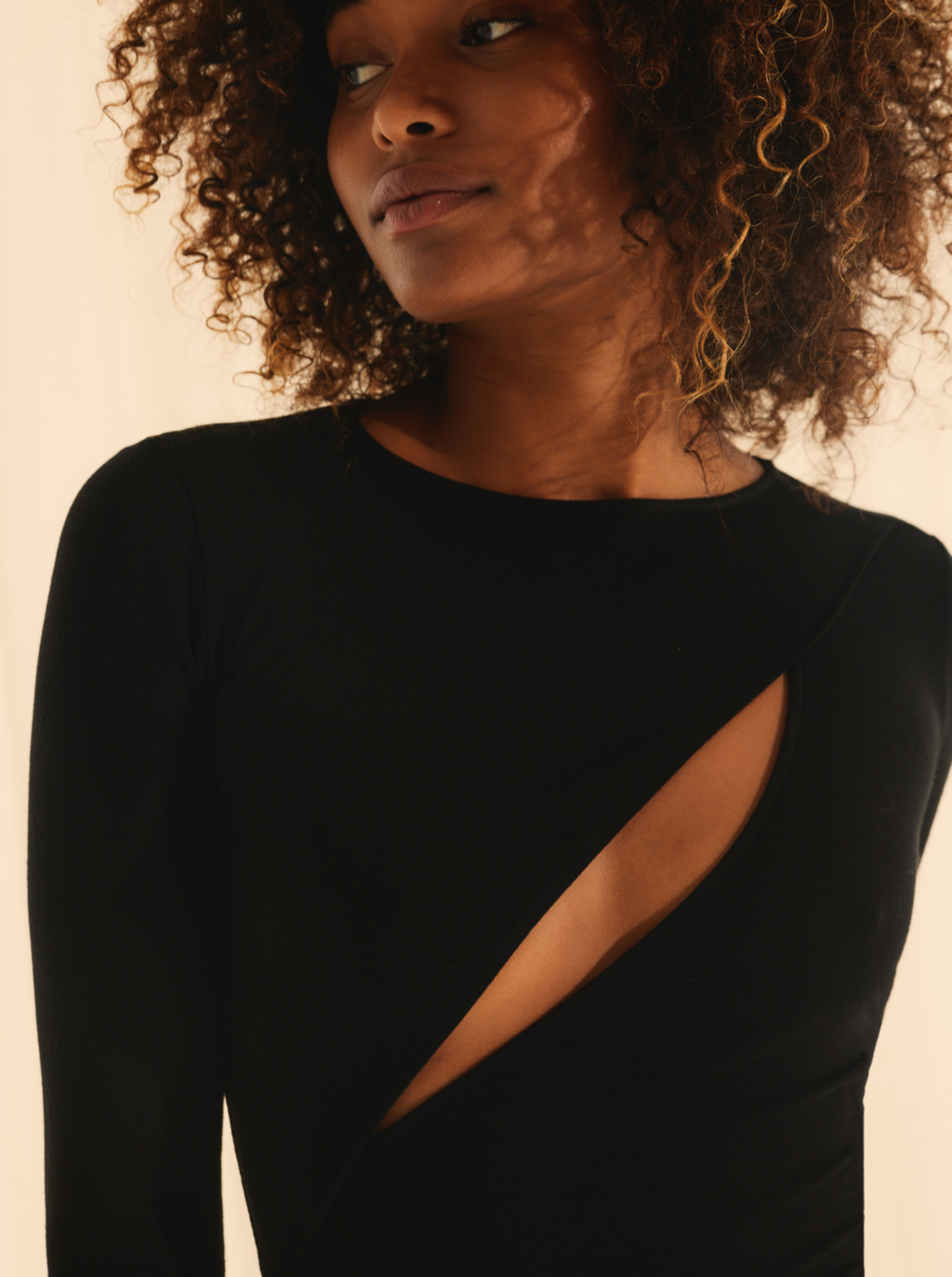 Robe Cut Deep Black