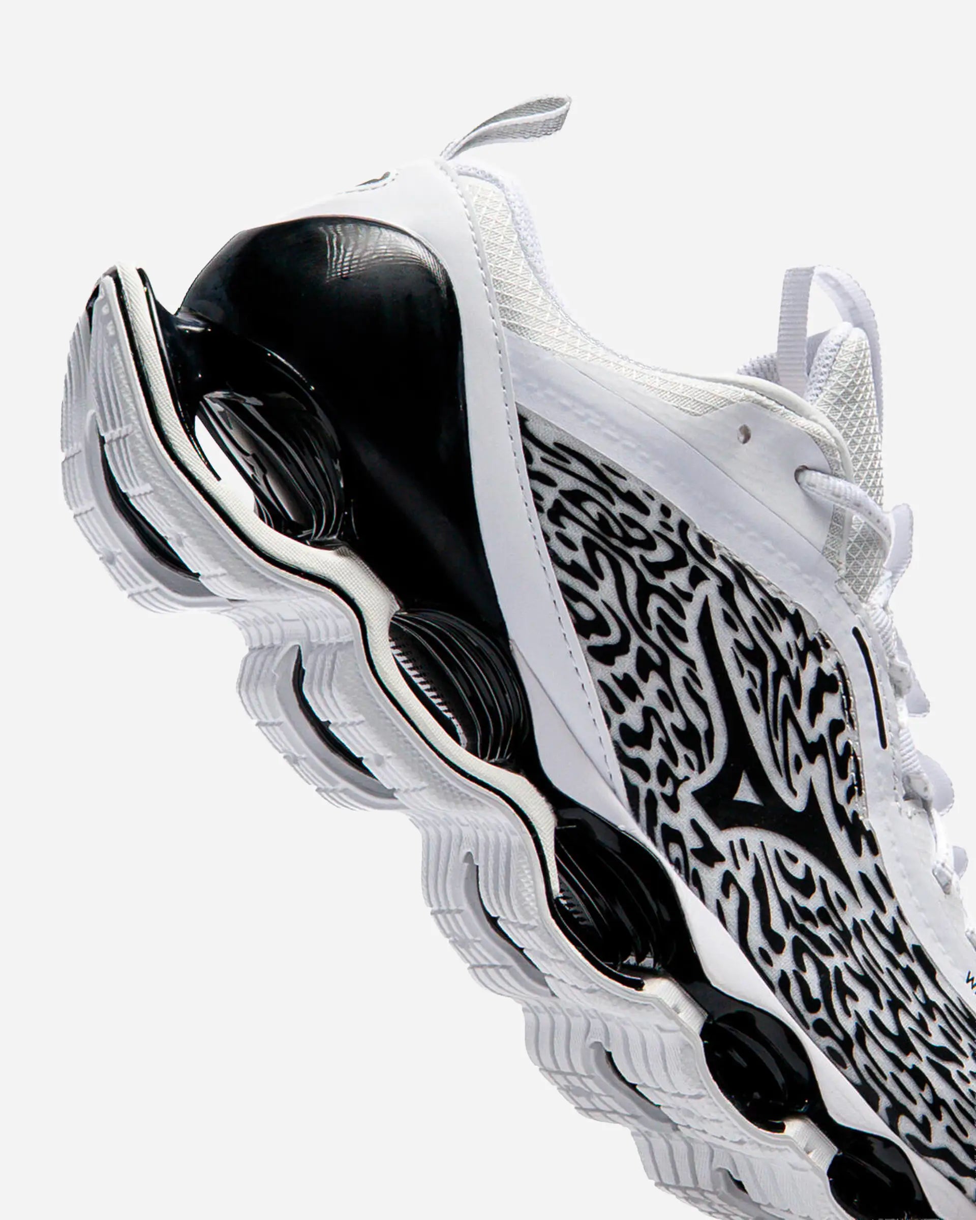 Mizuno - Wave Prophecy 13.2 White/Black